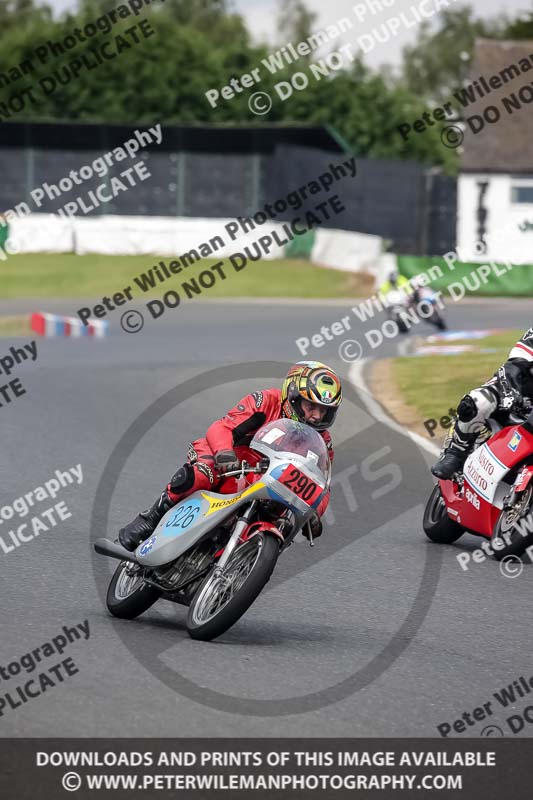 Vintage motorcycle club;eventdigitalimages;mallory park;mallory park trackday photographs;no limits trackdays;peter wileman photography;trackday digital images;trackday photos;vmcc festival 1000 bikes photographs